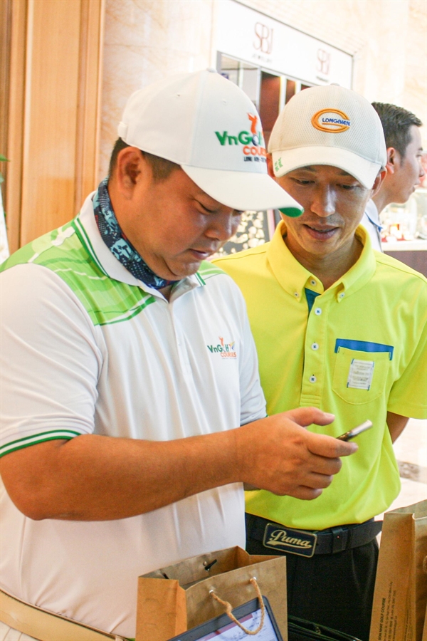 VnGolf Courses: Hay tro thanh mot golfer cong nghe