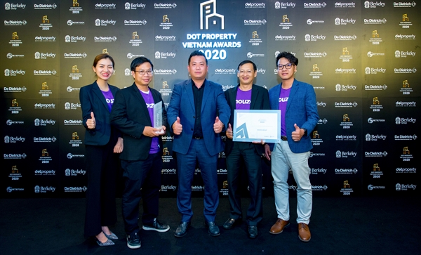 Đội ngũ phát triển Houze Group tại sự kiện trao giải thưởng Dot Property Vietnam Awards 2020.