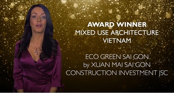 Giám khảo Jo Hamilton xướng tên Eco Green Sài Gòn với giải Khu phức hợp có kiến trúc  tốt nhất.
