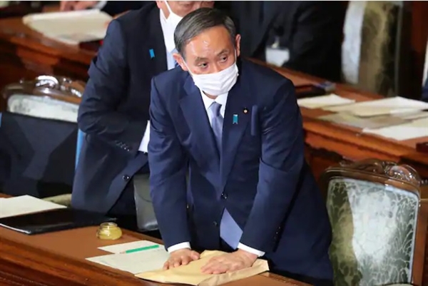 Tân Thủ tướng Nhật Bản Yoshihide Suga đã cam kết nước Nhật đạt được mục tiêu không phát thải khí nhà kính và một xã hội không carbon vào năm 2050, với 