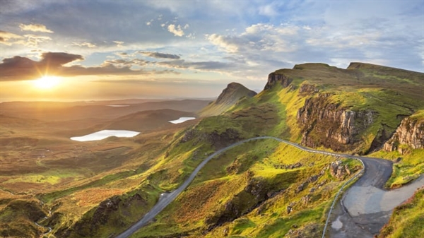 “Isle of Skye” là một trong nhiều địa điểm tuyệt đẹp mà những người đi đường bộ đến Scotland có thể thưởng thức cách xa đám đông. Ảnh: CNBC.