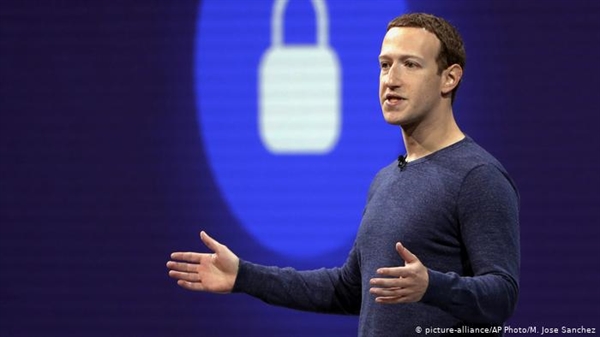 Nhà sáng lập kiêm giám đốc điều hành Facebook Mark Zuckerberg đã kêu gọi các chính phủ và cơ quan quản lý đóng vai trò lớn hơn trong việc điều tiết Internet. Ảnh: Deutsche Welle.