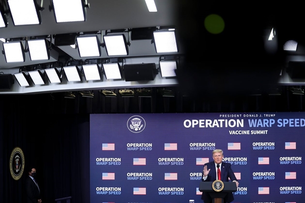 Tổng thống Trump phát biểu tại một sự kiện Chiến dịch Warp Speed tại Nhà Trắng. Ảnh: CNP.