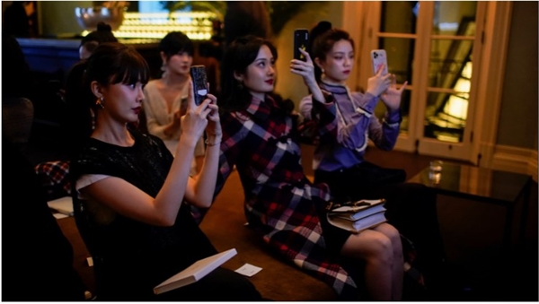 Summer 2021 Womenswear Fashion Show tại dinh thự Rong Zhai của Prada ở Thượng Hải vào tháng 9. Ảnh: Reuters.