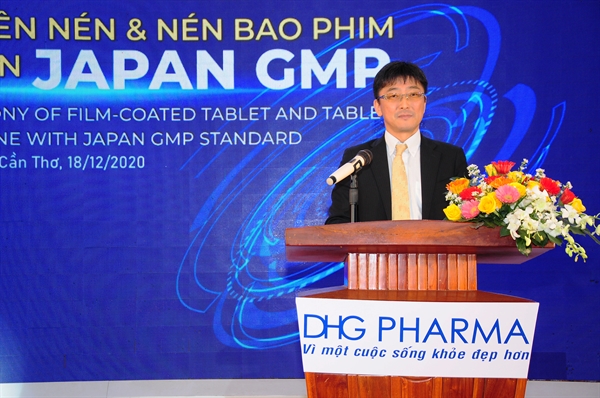 Ông Tomoyuki Kawata, Phó Tổng Giám đốc Công ty cổ phần Dược Hậu Giang chia sẻ về hành trình đạt chứng nhận Japan-GMP của Công ty.