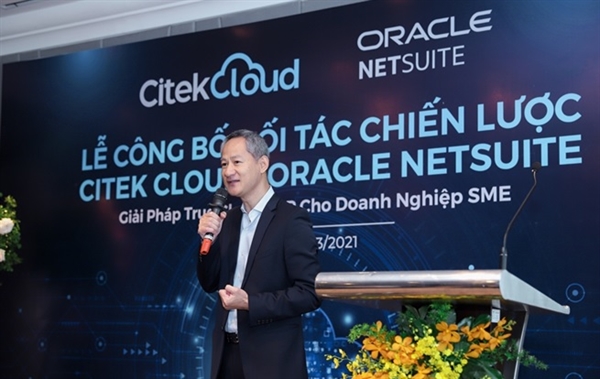 Ông Phạm Hồng Phong, Tổng Giám đốc Oracle Việt Nam phát biểu tại buổi lễ.
