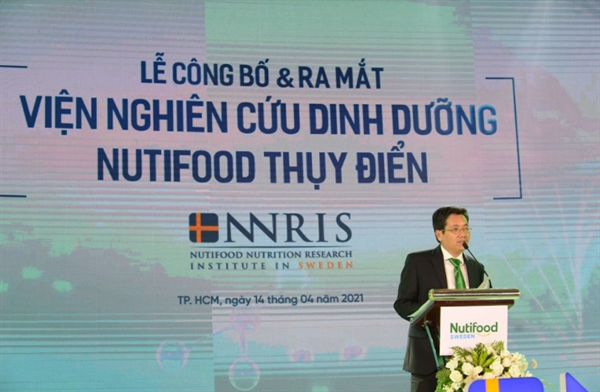 Ông Trần Thanh Hải - chủ tịch HĐQT tập đoàn Nutifood phát biểu khai mạc và vinh dự công bố ra mắt Viện nghiên cứu dinh dưỡng Nutifood Thuỵ Điển NNRIS