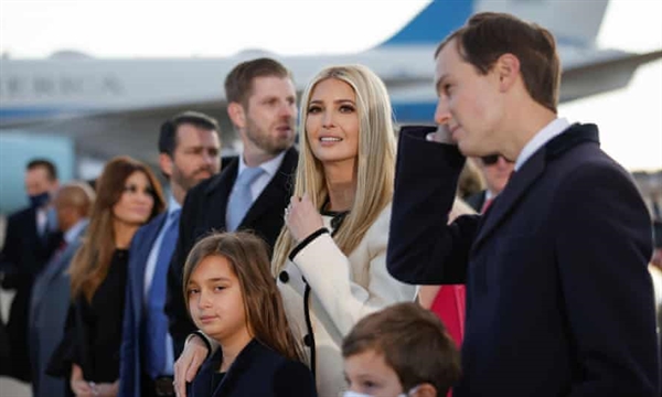 Các con của cựu tổng thống Trump trong buổi lễ chia tay ông kết thúc nhiệm kỳ ở căn cứ không quân Andrews hôm 20/1. Ảnh: Reuters.