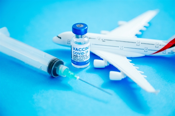 Nhiều quốc gia cố gắng hồi sinh ngành du lịch bằng chương trình du lịch vaccine. Ảnh: Travel Daily.
