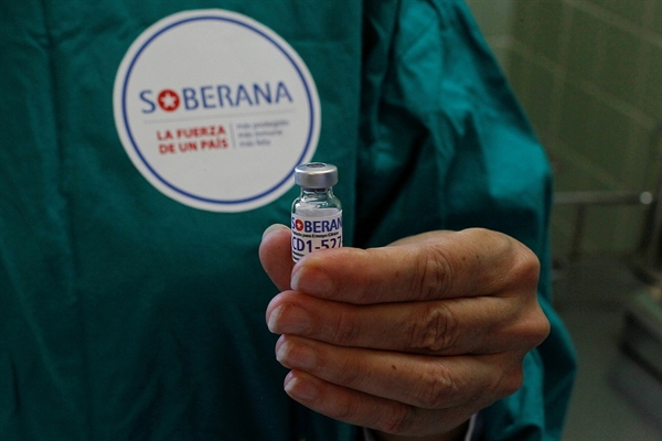 Vaccine Soberana 2 được thử nghiệm giai đoạn III tại Havana, Cuba. Ảnh: Reuters.
