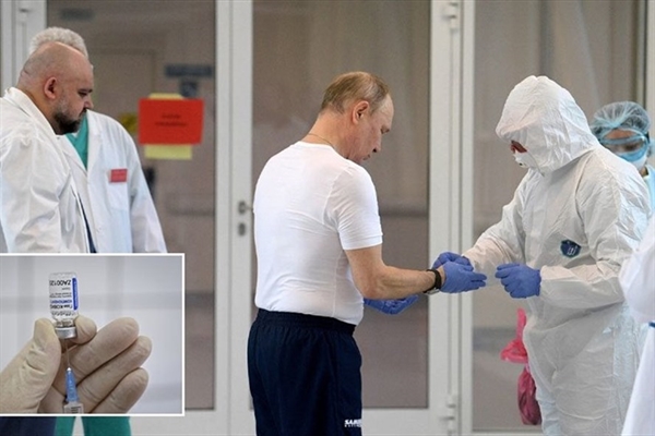 Tổng thống Vladimir Putin sẵn sàng tiêm vaccine COVID-19 Sputnik V. Ảnh: Kremlin.