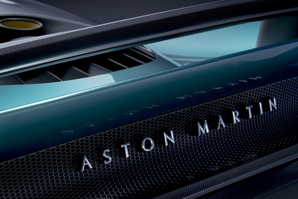 Valhalla có động cơ V8 dung tích 4 lít đặt giữa kết hợp motor điện, tổng công suất gần 1.000 mã lực. Ảnh: Aston Martin.