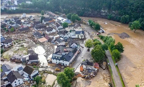Ngôi làng ngập lụt Schuld, gần Adenau, miền tây nước Đức trong trận lũ tuần trước. Ảnh: AFP.