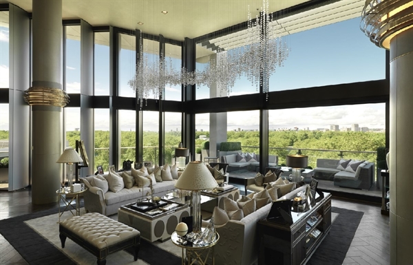 Despite the epidemic, a luxury penthouse atop One Hyde Park is still being offered for sale for $247 million. Source: C&C