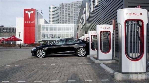 Tesla tin rằng công nghệ sạc nhanh mà hãng đang sở hữu sẽ giúp hãng bao phủ trạm sạc toàn cầu. Ảnh: Tesla.