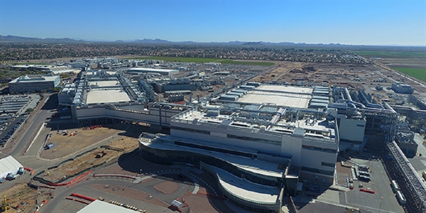 Nhà máy mới nhất của Intel mang tên Fab 42, đã đi vào hoạt động vào năm 2020 trong khuôn viên Ocotillo của công ty ở Chandler, Arizona, Mỹ. Ảnh: Intel.