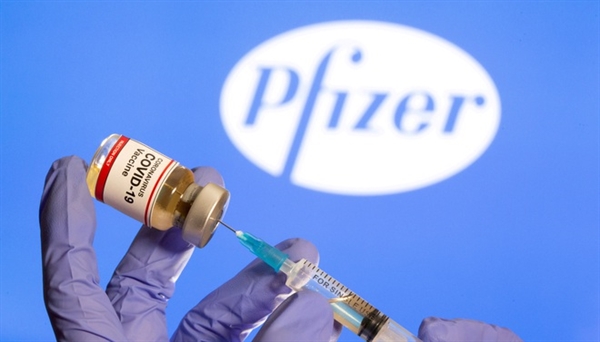 Mỹ đã cấp phép đầy đủ cho vaccine ngừa COVID-19 của Pfizer/BioNTech. Ảnh: Reuters.