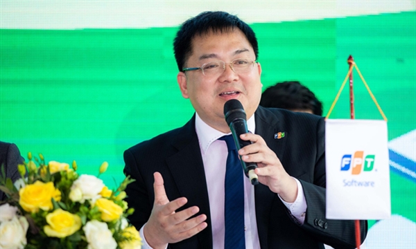 - Sếp Hoàng Nam Tiến, Chủ tịch HĐQT FPT Telecom