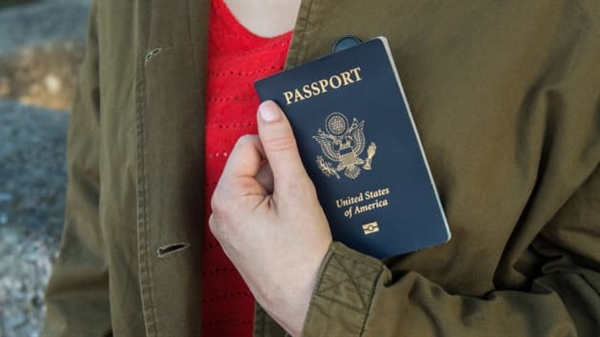 Mỹ công bố hộ chiếu đầu tiên có tùy chọn giới tính X. Ảnh: Getty Images.