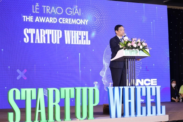 Ông Lê Viết Hải - Chủ tịch HĐQT - Công ty Cổ phần Tập đoàn Xây dựng Hòa Bình phát biểu tại Lễ trao giải Startup Wheel 2021