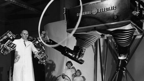 Đến những năm 1960, GE đang chế tạo máy sấy tóc, tua-bin phản lực, lò phản ứng hạt nhân và máy tính. Ảnh: Getty Images.