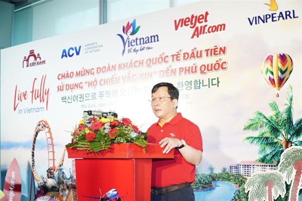 Giám đốc Điều hành Vietjet Đinh Việt Phương phát biểu