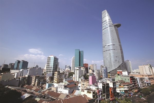 Nếu bỏ qua hiện tượng lạm phát có xu hướng tăng mạnh những tháng cuối của năm 2021, hầu như cung tiền tăng mạnh thời gian qua đã không song hành với lạm phát tăng lên.  Ảnh: Quý Hòa. 