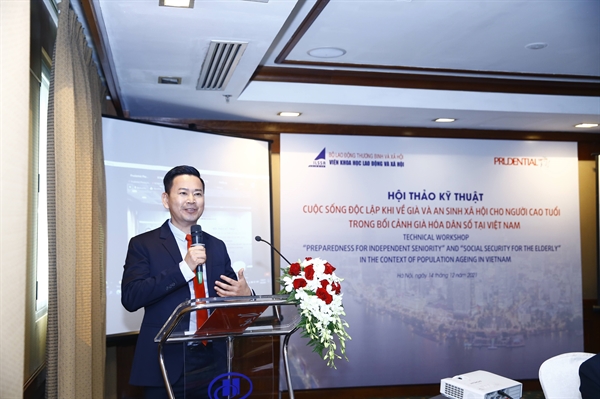 Ông Phương Tiến Minh – Tổng Giám đốc Công ty BHNT Prudential Việt Nam phát biểu tại hội thảo