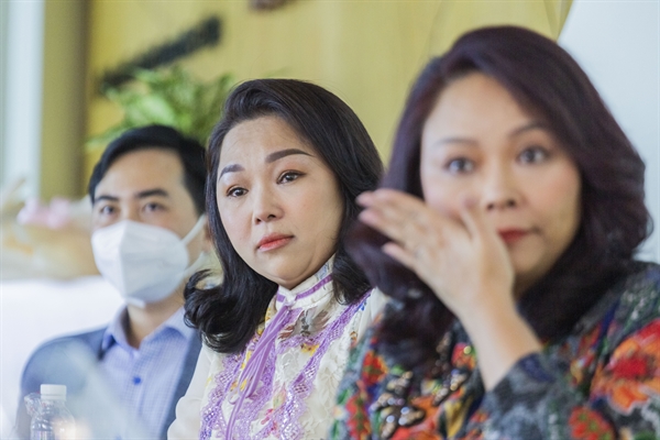 Bà Trần Thị Trọn Lành - Giám đốc Sàn giao dịch BĐS Nam Long rất xúc động khi chia sẻ lại những gì đã trải qua trong thời gian cao điểm dịch bệnh tại TP.HCM  