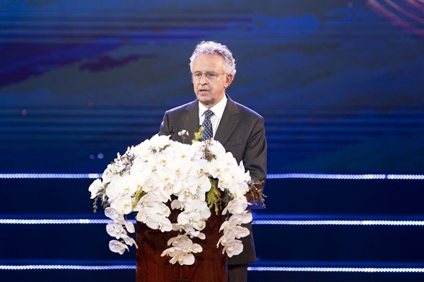 Chủ tịch Hội đồng giải thưởng VinFuture phát biểu tại sự kiện. 