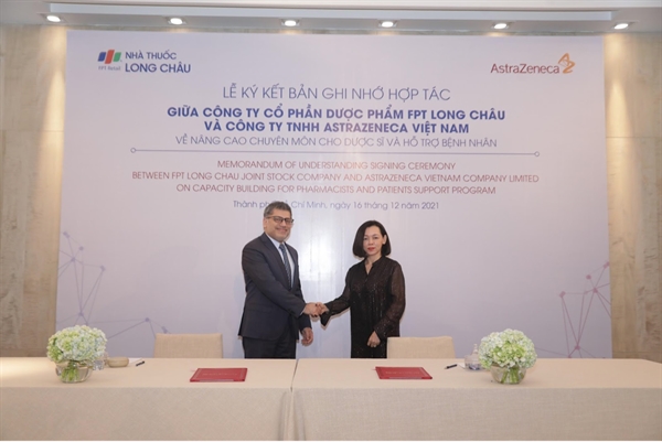 FPT Long Châu ký kết hợp tác chiến lược với AstraZeneca Việt Nam.