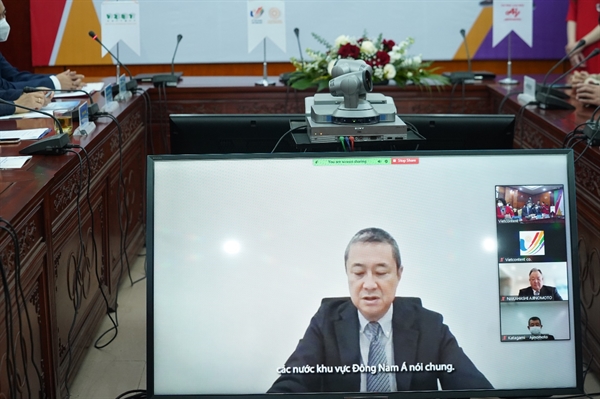 Ông Ichiro Sakakura, Giám đốc & Phó Chủ tịch Tập đoàn Ajinomoto Nhật Bản và Chủ tịch Trụ sở Tập đoàn Ajinomoto Khu vực Đông Nam Á phát biểu qua video.