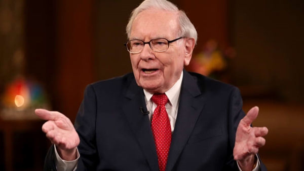 Huyền thoại Warren Buffett cảnh báo nhà đầu tư không nên bán tháo cổ phiếu, tích trữ tiền mặt và mua vàng hoặc bitcoin khi chiến tranh nổ ra