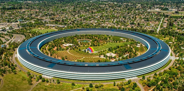 Công viên Apple, bang California, Mỹ. Ảnh: Foster & Partners.