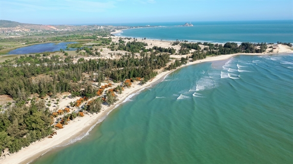 Bình Thuận được thiên nhiên ưu ái với cảnh quan ven biển tuyệt đẹp thuận lợi phát triển du lịch biển