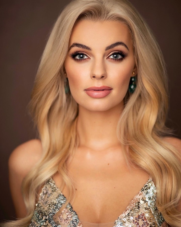 Nguoi dep Ba Lan dang quang Miss World 2021