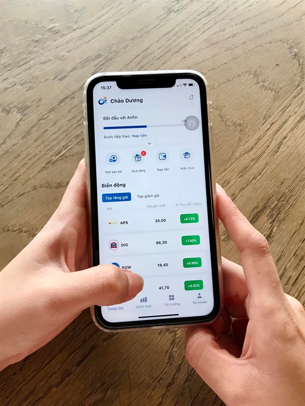 Người dùng trải nghiệm App ANFIN.