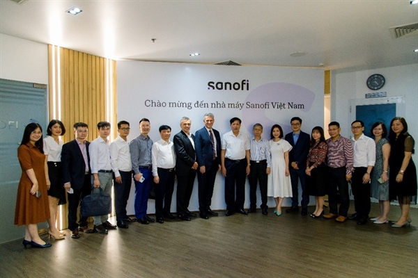 Đoàn đại biểu Bộ Y Tế do Thứ trưởng Đỗ Xuân Tuyên dẫn đầu thăm và làm việc tại Nhà máy Sanofi Việt Nam 