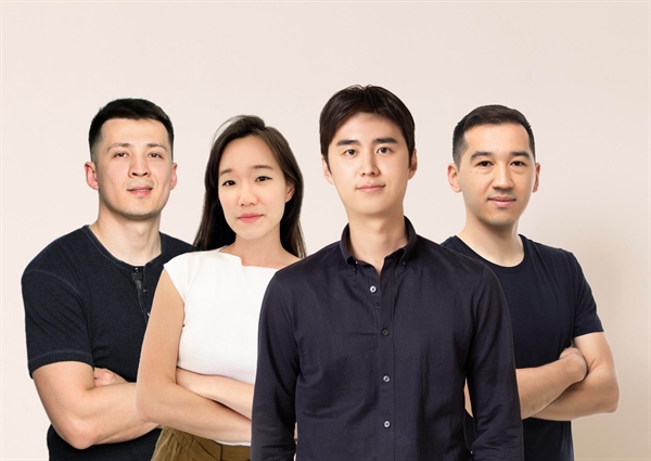 Ông Justin Kim (người thứ 3 từ trái qua), đồng sáng lập Ami. Ảnh: Forbes.
