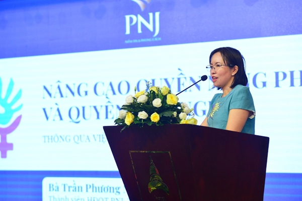  Bà Trần Phương Ngọc Thảo, Thành viên HĐQT, Trưởng tiểu ban ESG PNJ