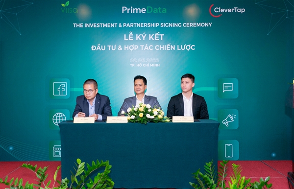Từ trái sang phải, ông Trần Hữu Đức , Ông Nguyễn Hải Triều và ông tại buổi lễ công bố. Nguồn: Prime Data.