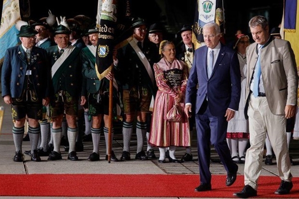 Tổng thống Mỹ Biden đến Munich dự hội nghị thượng đỉnh G7. Ảnh: Reuters.