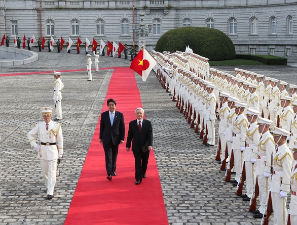 Thủ tướng Abe Shinzo chủ trì lễ đón Tổng bí thư Nguyễn Phú Trọng thăm chính thức Nhật Bản từ ngày 15 đến 18-9-2015 - Ảnh: TTXVN
