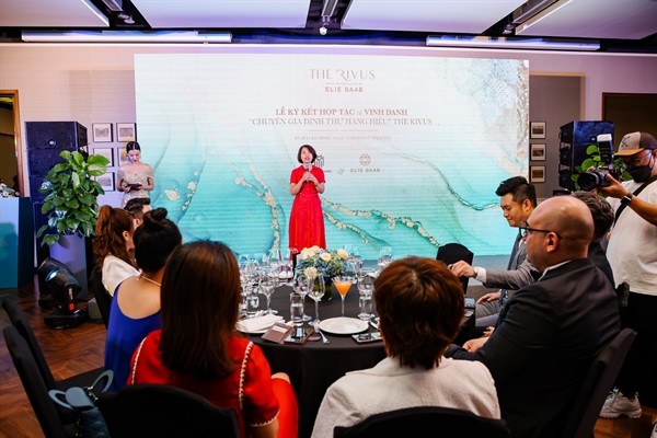 Bà Lê Thị Như Ca – Phó Tổng Giám Đốc Kinh doanh Công ty Solution chia sẻ tại sự kiện