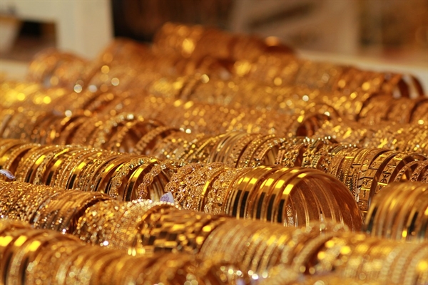 Giới đầu tư vàng trong nước tiếp tục bán tháo để cắt lỗ. Ảnh: Peninsula Qatar