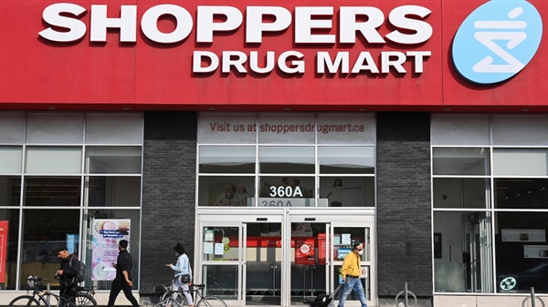 Shoppers Drug Mart (Canada) với doanh thu khoảng 13 triệu USD/năm/nhà thuốc và có 1.149 cửa hiệu trên toàn quốc.