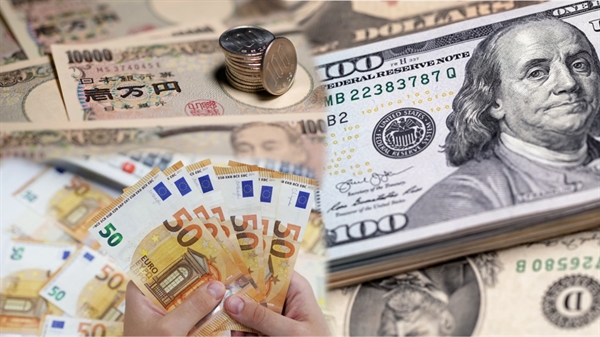 Bộ Tài chính cho biết chỉ tính riêng biến động tỷ giá của 3 loại đồng tiền chính (USD, yen và euro), dư nợ Chính phủ tính đến cuối năm 2022 ước giảm khoảng 57.000 tỉ.