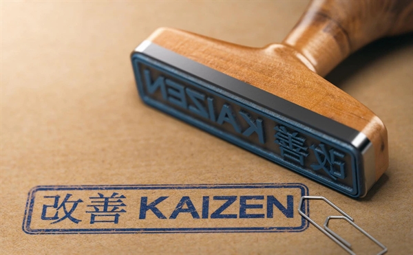 Trong Lean còn có công cụ “Kaizen”, tiếng Nhật có nghĩa là “cải tiến liên tục”.