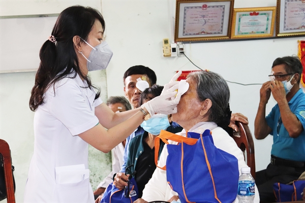 Masan tài trợ mổ mắt cho bà con tỉnh Bình Thuận.