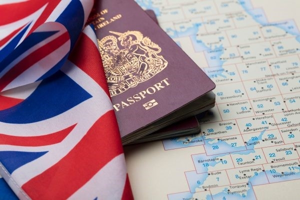 Các nước như Anh, Mỹ, Úc, Canada, Ireland… đều có chương trình đầu tư để nhận thẻ cư trú hợp pháp và chấp nhận người mang hai quốc tịch.